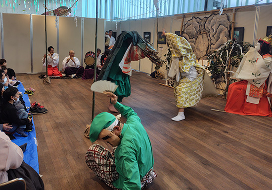 「宮原八幡宮観世流太々神楽」の舞